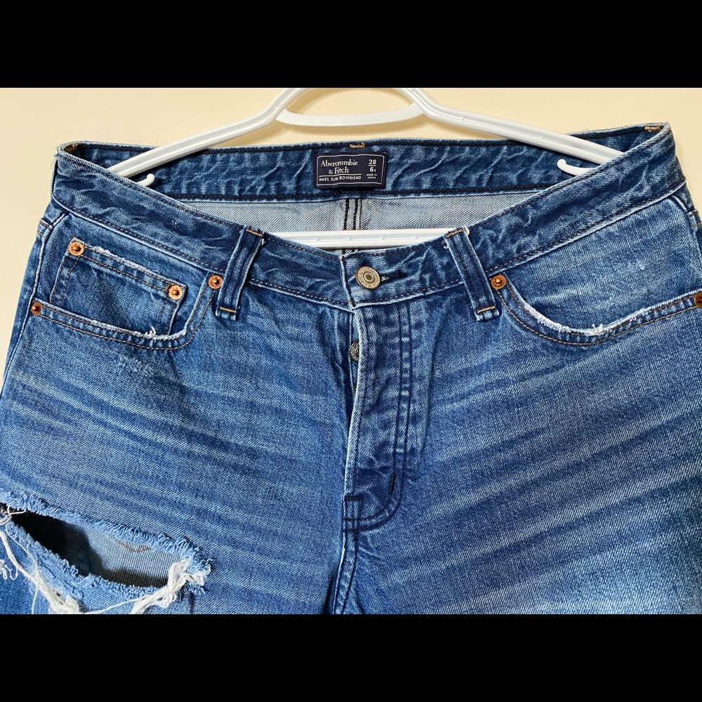 Abercrombie & Fitch Distressed Boyfriend Jean